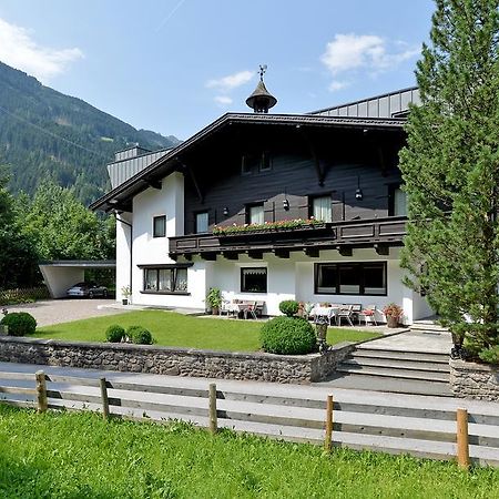 Alpin Hotel Garni Eder - Private Living Mayrhofen Εξωτερικό φωτογραφία