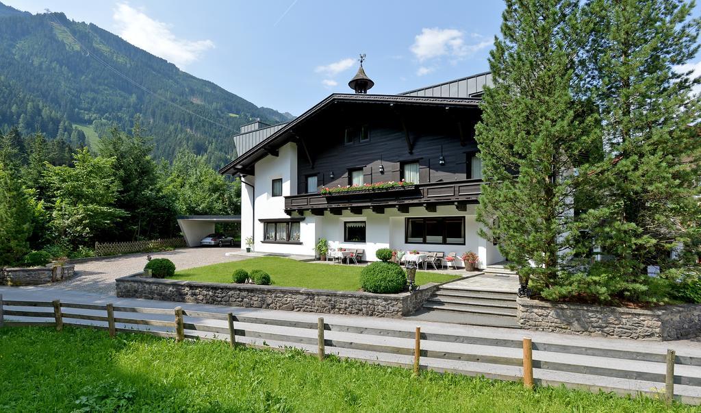 Alpin Hotel Garni Eder - Private Living Mayrhofen Εξωτερικό φωτογραφία