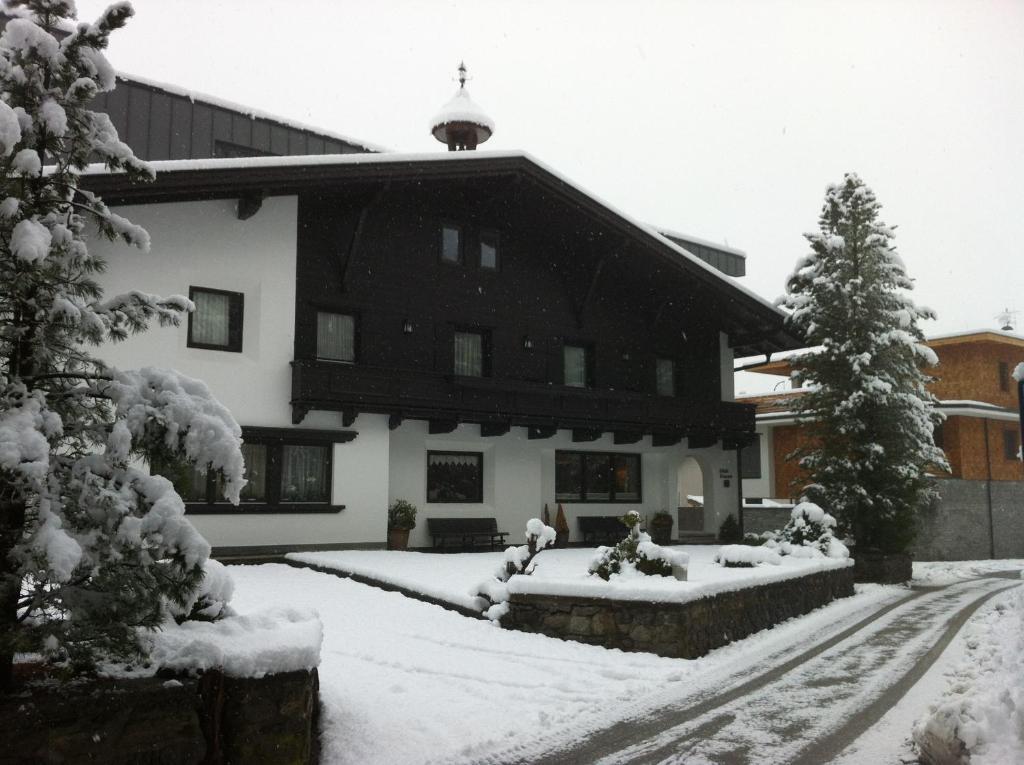 Alpin Hotel Garni Eder - Private Living Mayrhofen Εξωτερικό φωτογραφία